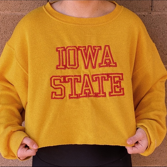 Tops - vintage iowa state sweatshirt